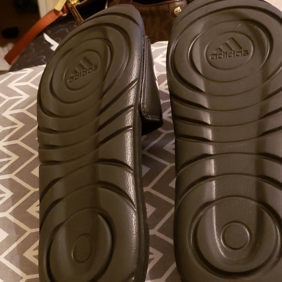 Shoe - Picture 2 of 2